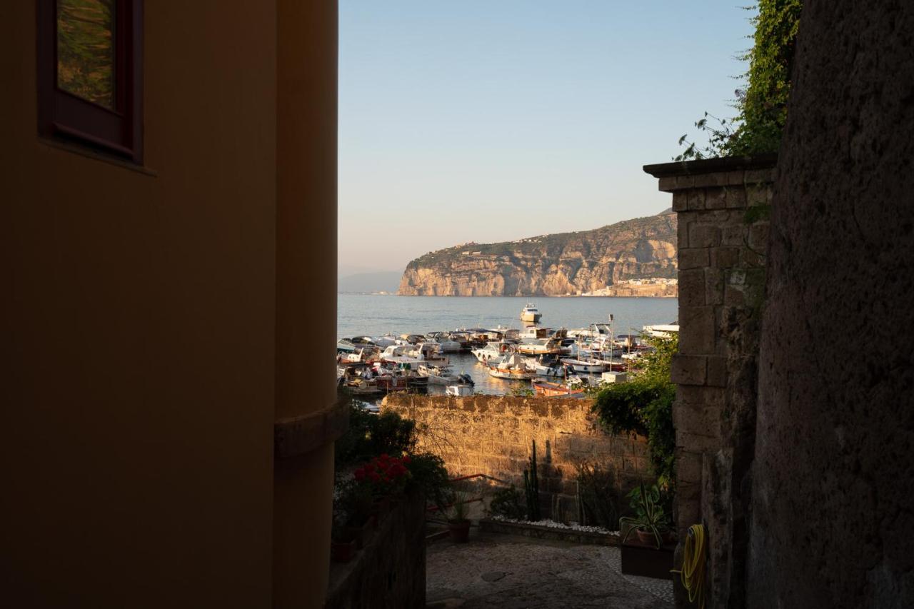 Marina Piccola 73 Bed & Breakfast Sorrento Bagian luar foto